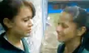 Man rợ này biết chính xác những gì hắn muốn. Ngoài thực tế mà hầu như tất cả mọi thứ kích thích anh ta, bắt đầu với một chân và kết thúc mà không ai biết gì. Những gì anh ấy không phải là rất quan tâm là tình dục. Đó là lý do tại sao phim sex nhât khong che cho vui vẻ, ông gọi nghiệp dư như: Khám Dưa, Linda Ngọt ngào và Wendy mặt Trăng.
