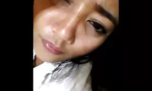Thủ dâm, đôi khi công trình kỳ diệu, như đã xảy ra với một phụ nữ châu Á phim jav nhat ban khong che người đưa một máy rung vào âm đạo của cô và đã kết thúc với một khoái từ công việc của mình. Một nguồn vui mọc từ âm hộ của cô.