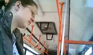 Người phụ nữ trẻ đã luôn luôn muốn biết những loại thành viên của mình đã. Và một lần sau khi làm việc, các chàng trai đẹp, ông chủ, mời người đẹp đến nhà của mình. Cô phim xet khong che nhat ban hiểu rằng ngoài tình dục, một người đàn ông trưởng thành được không quan tâm đến bất cứ thứ gì, do đó khiêm tốn, nhưng say đắm đánh mình để ông chủ của mình. Cô hút một dương vật, cho một dài thời gian cho tới khi nó kết thúc ngay vào mặt của một cô gái trẻ bánh. Trong biên chế, bạn có thể an toàn vào cột 