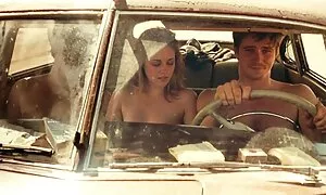 Gã xăm đặt sex ko che nhat nước, cao lớn của mình-ass người yêu, và sau một sâu mút dương vật, cô trong háng với ung thư và đứng.