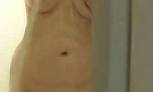 Một cách tuyệt vời để làm loãng màu xám cuộc sống hàng ngày, trong đó chỉ có chỗ cho người leo lên. Các cô gái, Samantha Ron và Edison Avery quyết định tổ chức một đồng cho bạn bè của họ. Tất nhiên, họ sẽ để cho anh để làm cho nó thú phim sex japan không che vị hơn nữa, nhưng điều này sẽ không xảy ra ngay lập tức. Đầu tiên, này, người đàn ông mạnh mẽ cần phải được chế giễu và họ là những chuyên gia ở đây.