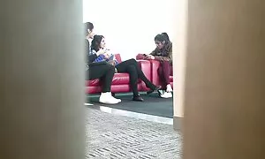 Nó là tốt vào mùa hè trong làng: rừng, sông, mặt trời, côn trùng. Hôm nay, một cô gái địa phương, Natasha, mỏng như một con muỗi, hành động như xnxx nhật bản không che một con côn trùng. Các cô thực sự muốn đi đến thành phố, và cho thấy những gã trong thành phố các khả năng của cô bú bộ máy và cô trẻ. Người dân thành phố như chúng fuck Natasha trong hai thân, nhưng họ không hứa sẽ có kết hôn và không mời họ vào thị trấn.